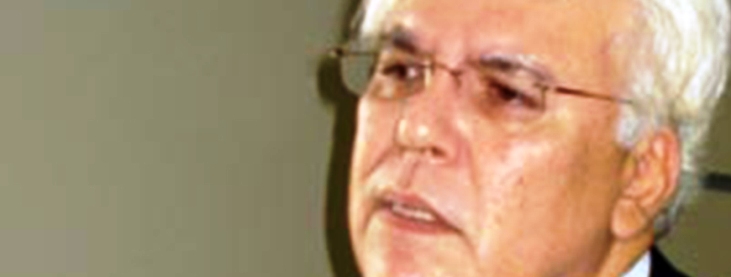 * Henrique Baltazar defende que lugar do ex-governador Fernando Freire é na cela de um presídio.