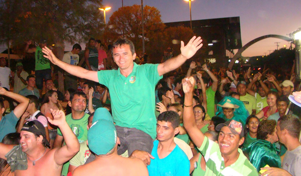 Adriano Gomes