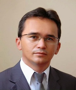 Adriano Gomes