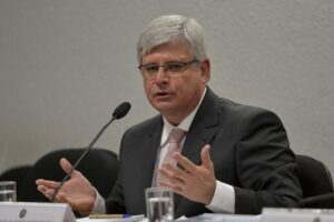 O procurador-geral da República, Rodrigo Janot coordena o grupo de trabalho com oito procuradores para que o material chegue ao Supremo Tribunal Federal 