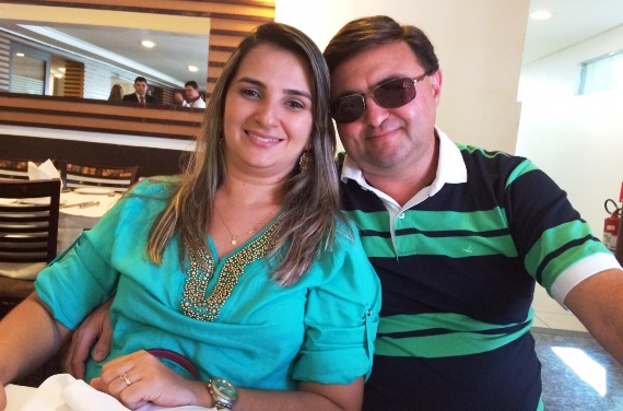 Dr. Paulo com a esposa, caicoense Silvana Medeiros