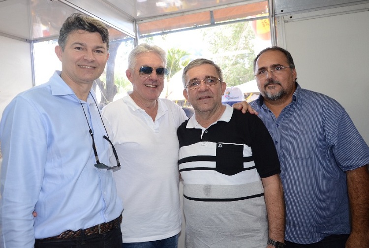 Senador José Medeiros com João Maia, Roberto Germano e Zé Maria nos estúdios da Rural - Foto: Ilmo Gomes