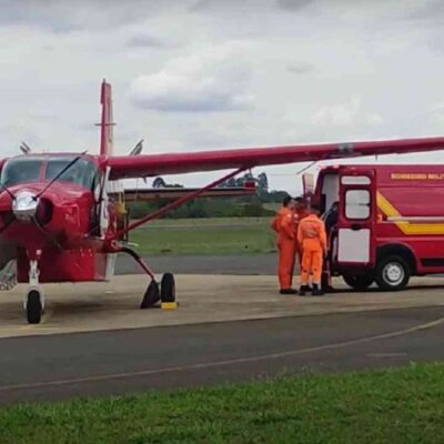 Uma aeronave do Batalhão de Operações Aéreas dos Bombeiros da capital foi até Patos de Minas para realizar a transferência do garoto -  (crédito: EM Gerais)