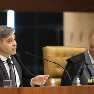 Ministro André Mendonça profere seu voto no julgamento da Ação Penal (AP) 1060, que tem como réu Aécio Lúcio Costa Pereira, acusado de participação nos atos antidemocráticos de 8 de janeiro