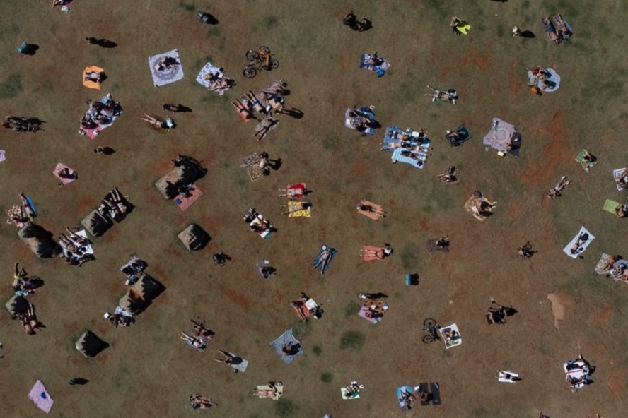 Vista aérea do Parque Augusta, região central de São Paulo no domingo (17).