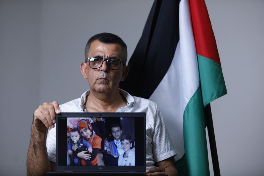 Ahmad Shehada, tem filhos e netos palestinos que estão no conflito de Gaza