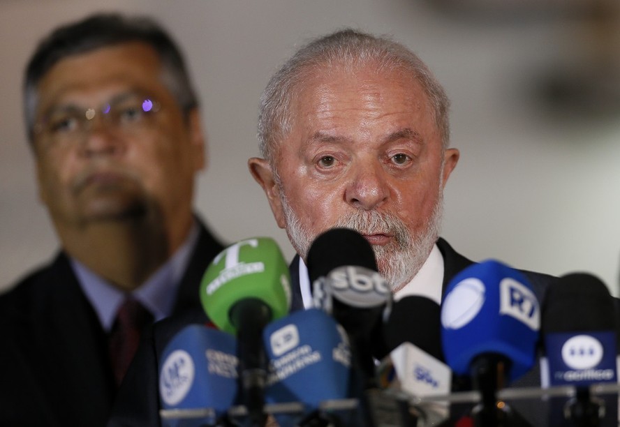 Presidente Lula durante discurso após a chegada dos repatriados de Gaza