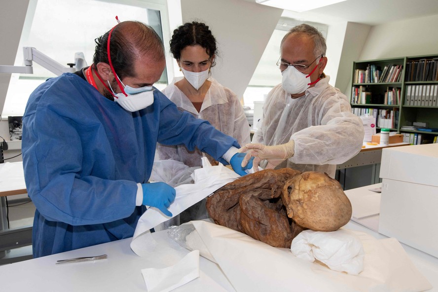 Suíça devolveu três múmias à Bolívia