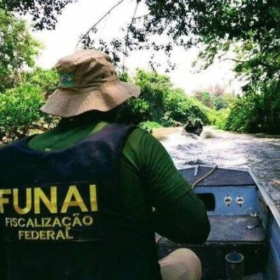 Agente da Funai participa de operação de fiscalização em terra indígena -  (crédito: Divulgação - Acervo Funai)