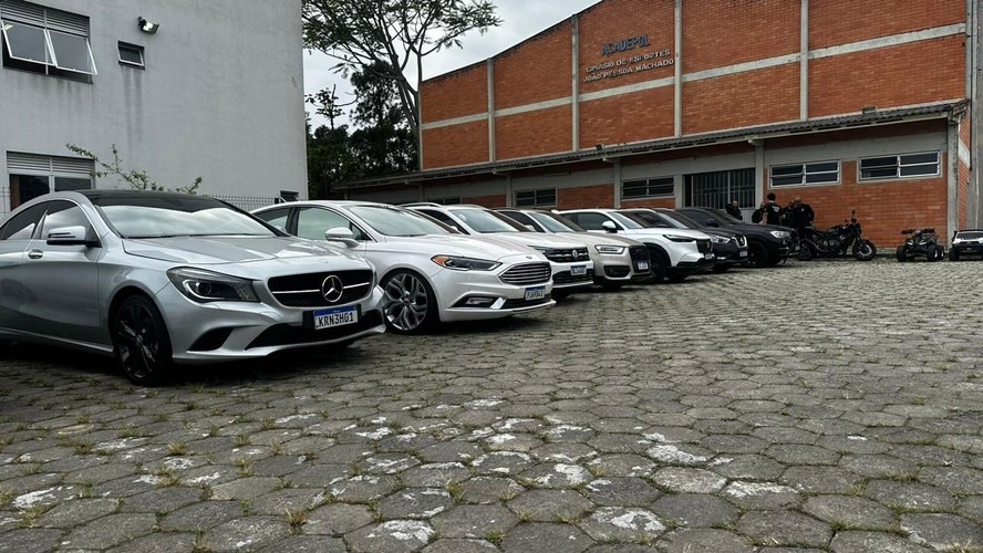 Bilionarco: operação da Polícia Civil apreende 33 carros de luxo de quadrilha que lavava dinheiro do tráfico