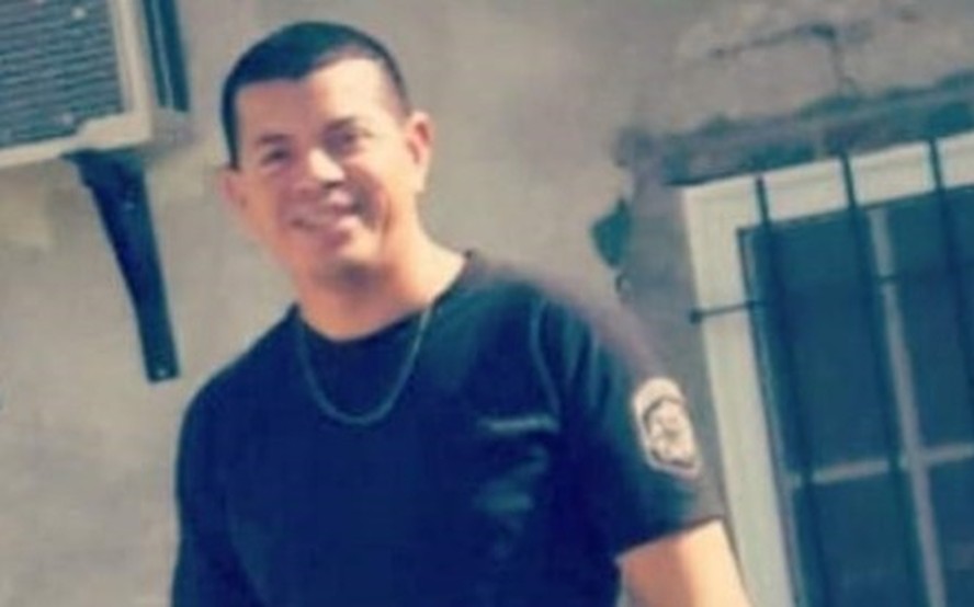 O policial Leoncio Bermúdez foi morto em um hospital após quatro pessoas invadirem o local