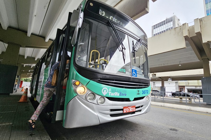 Tarifa zero: Serviço de ônibus dentro de esquema passe livre, que vai passar a valer aos domingos em São Paulo, é alvo de críticas entre especialistas
