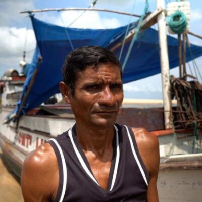O pescador, José Lemos Cardoso, resgatou 35 pessoas e 9 corpos no naufrágio da lancha