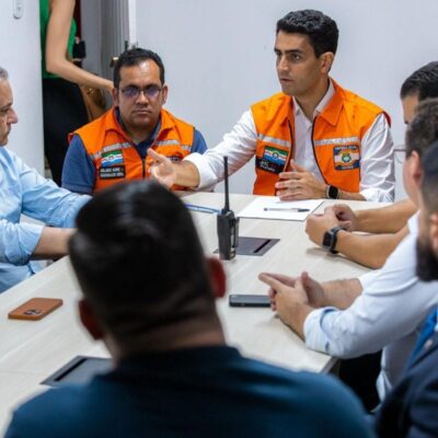 Prefeito de Maceió, João Henrique Caldas, em reunião para debater plano emergencial na cidade