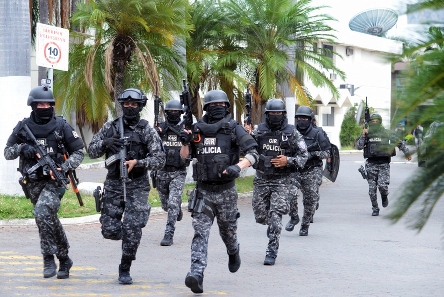 Unidade policial entra em rede de TV invadida por criminosos armados na terça