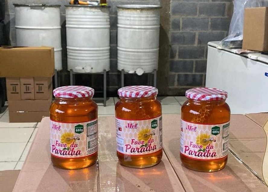 PF mira quadrilha que faturou R$ 4 milhões com venda de mel fake com xarope em Minas