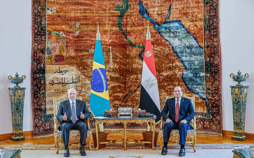 Lula e o presidente do Egito, Abdel Fatah al-Sisi, durante reunião do palácio presidencial egípcio no Cairo.