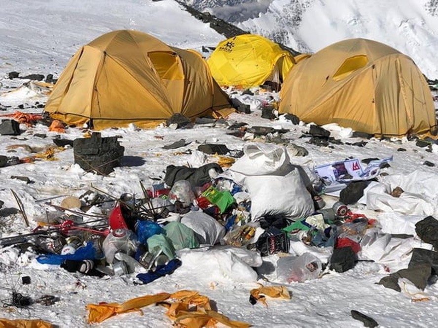 Lixo deixado no Monte Everest