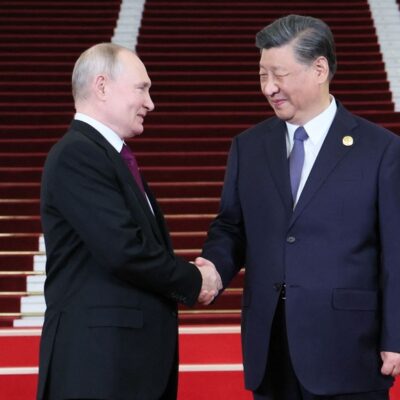 Presidente chinês, Xi Jinping, e o líder russo, Vladimir Putin