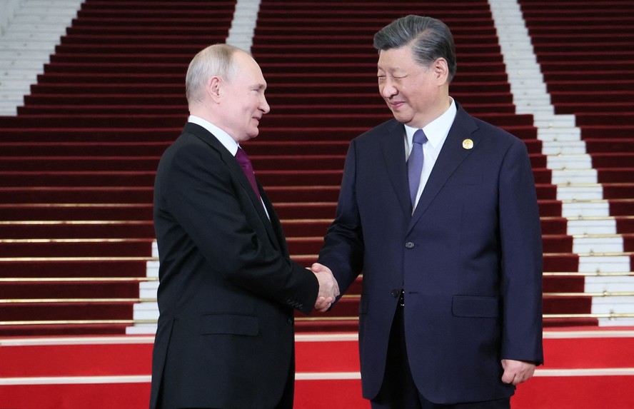 Presidente chinês, Xi Jinping, e o líder russo, Vladimir Putin
