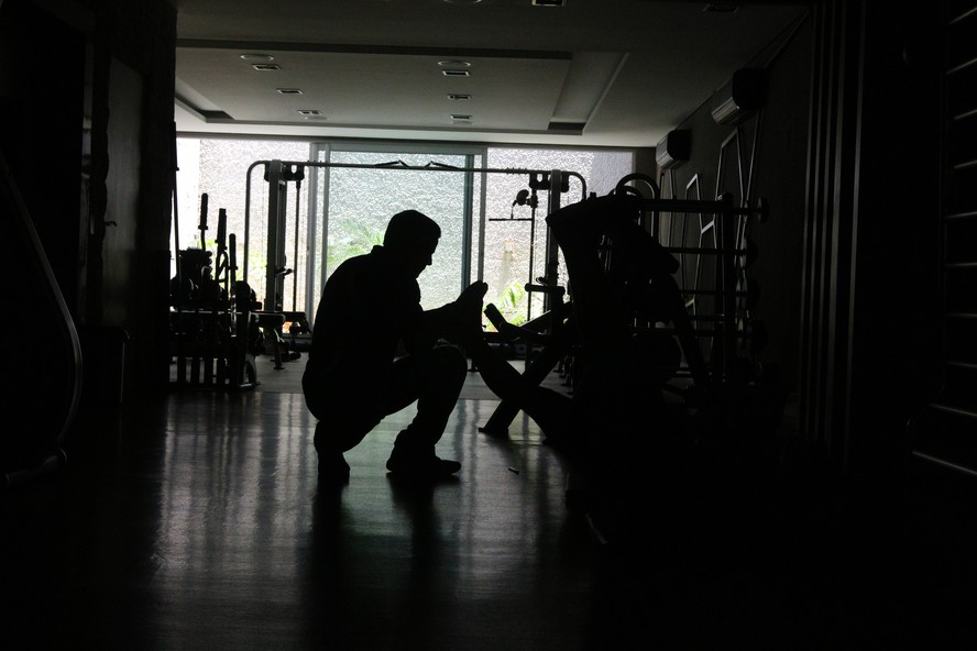 Academia Fitness, em SP, funciona parcialmente por causa da falta de energia após blecaute da Enel