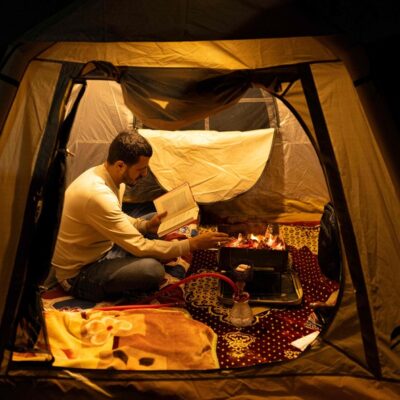 Campistas iraquianos montaram tendas no deserto de Samawa, ao sul de Bagdá