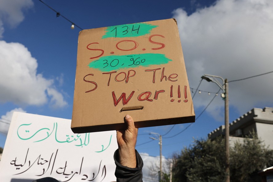 Ativistas árabe-israelenses fazem protestos em Israel pelo fim da guerra na Faixa de Gaza