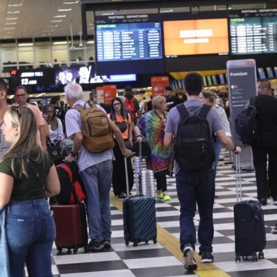 Saguão do Aeroporto de Congonhas: concessionária planeja novo terminal de passageiros para dar conta do fluxo que vem aumentando e provocando desconforto. Falta espaço