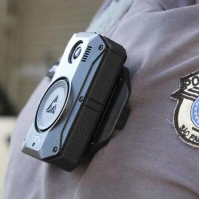 As câmeras corporais, que têm potencial para reduzir a brutalidade policial, são contestadas pelo governador de SP -  (crédito: Rovena Rosa/Agência Brasil)