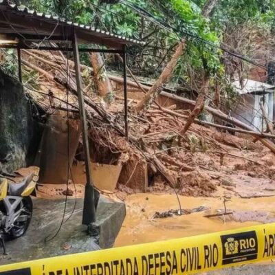 O Rio de Janeiro estÃ¡ em alerta este fim de semana por causa da ocorrÃªncia de temporais, que levam Ã  populaÃ§Ã£o o temor de deslizamentos e desmoronamentos -  (crédito: Prefeitura do Rio de Janeiro)