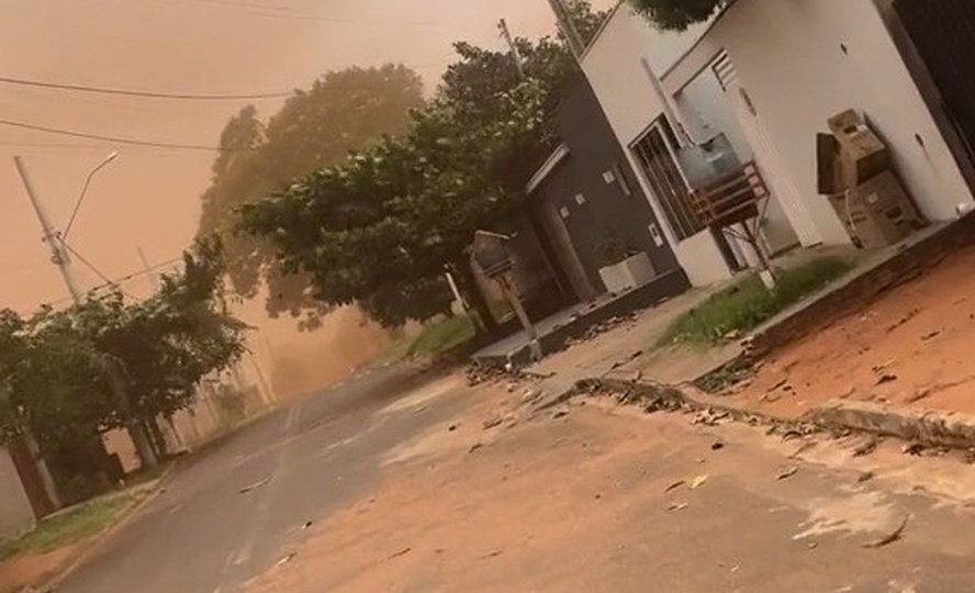 Com queda brusca de 17°C na temperatura, tempestade de areia atinge cidades no Mato Grosso do Sul; veja vídeo