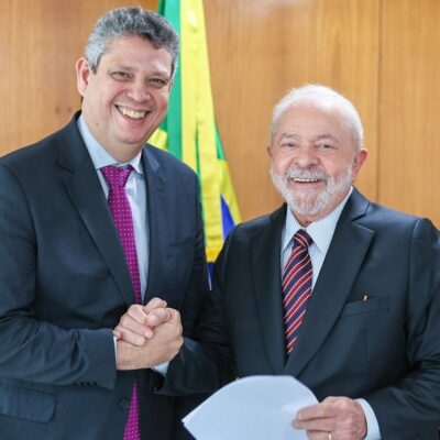 O ministro da Secretaria-Geral de Governo, Márcio Macêdo e o presidente Luiz Inácio Lula da Silva no Palácio do Planalto