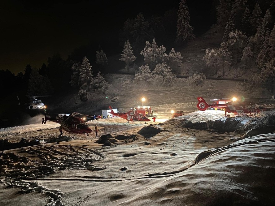 Operação de resgate na neve