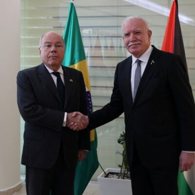 Ministro das Relações Exteriores do Brasil, Mauro Vieira foi recebido pelo chanceler da Autoridade Palestina, Riad al-Malki