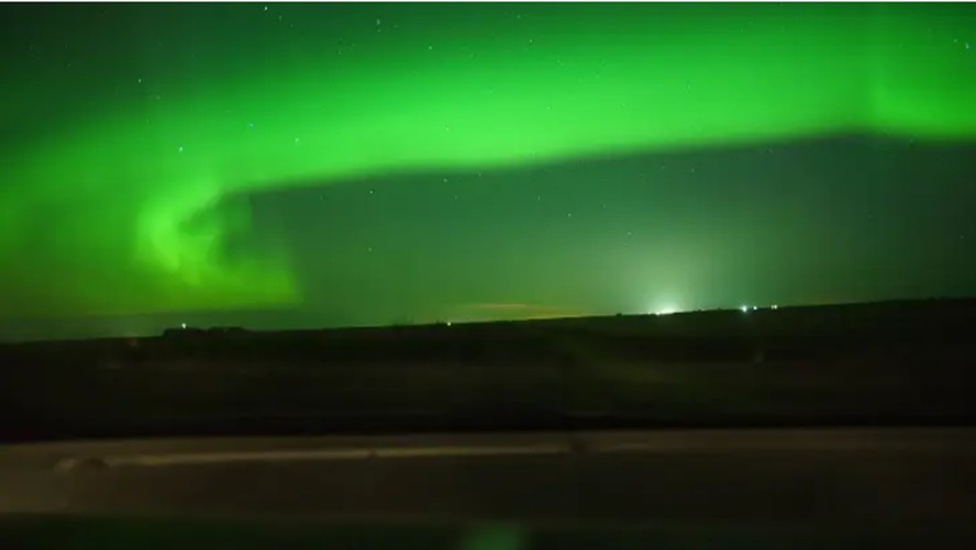 Aurora boreal causada pela tempestade solar inesperada