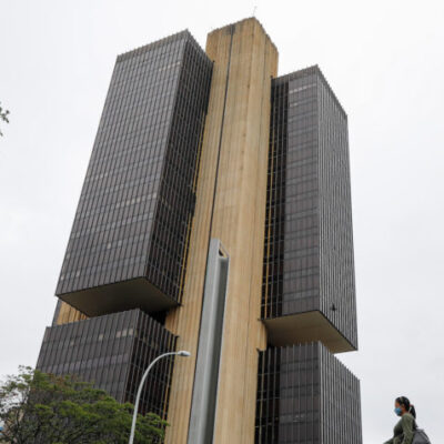 Entrada e fachada do Banco Central, em Brasília