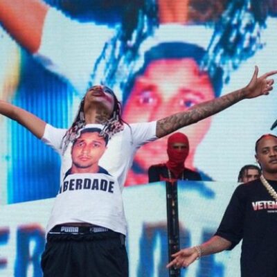 Rapper Oruam pediu 'liberdade' ao pai, Marcinho VP, durante show no Lollapalooza ao lado de TZ da Coronel