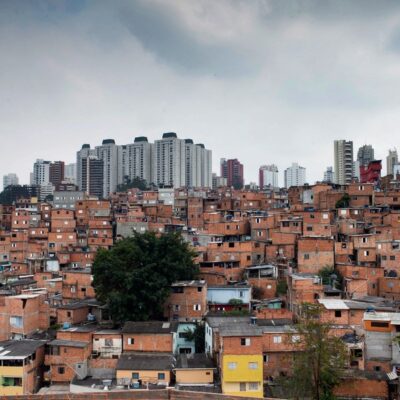 A favela de Paraisópolis, no distrito de Vila Andrade, o que mais cresceu em população ao longo da última década