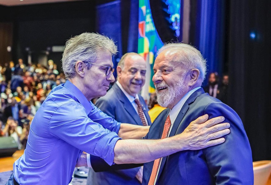 Romeu Zema e Lula em evento em BH