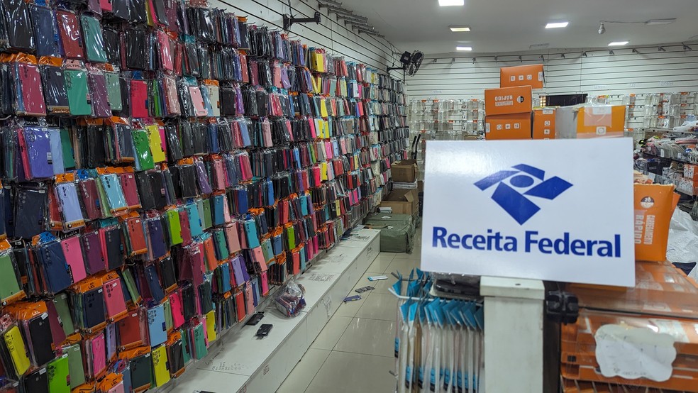 Produtos foram apreendidos pela Receita Federal em lojas no Alecrim — Foto: Divulgação/Receita Federal
