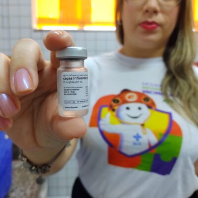 Vacina começou a ser aplicada em grupos prioritários no RN — Foto: Divulgação/Sesap