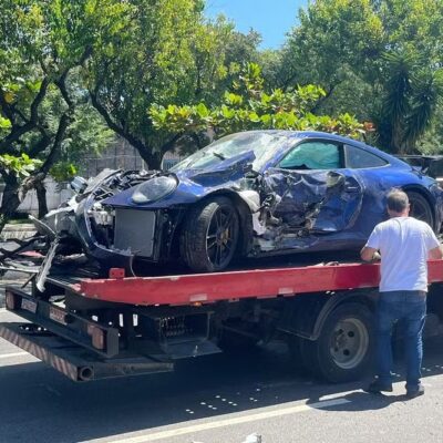 Porsche que bateu em Renault Sandero no domingo (31)