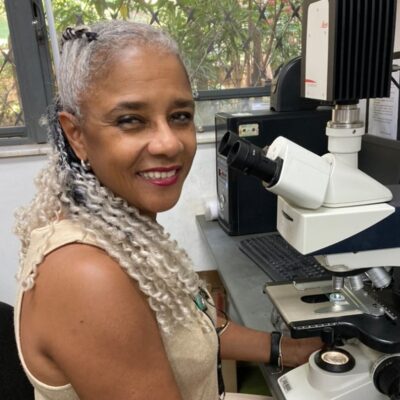 Rosy, primeira pesquisadora negra a atingir o nível mais alto do CNPq