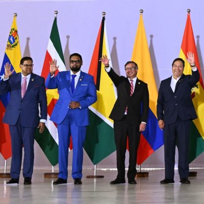 Um ano depois. Os presidentes Nicolás Maduro (Venezuela), Chan Santokhi (Suriname), Irfaan Ali (Guiana), Gustavo Petro (Colômbia), Luis Arce (Bolívia) e Lula: último encontro de líderes da região aconteceu em maio do ano passado
