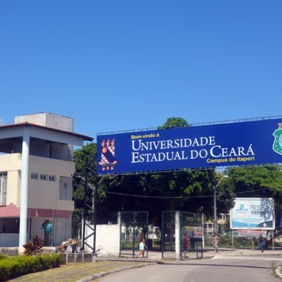Fachada da Universidade Estadual do Ceará (UECE)