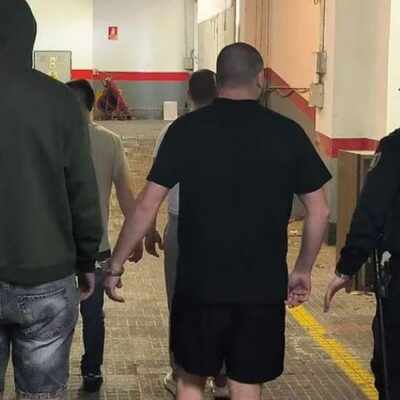 A Polícia da Espanha deteve esta terça-feira quatro turistas italianos após uma denúncia de estupro contra uma brasileira na cidade de Palma (Maiorca)