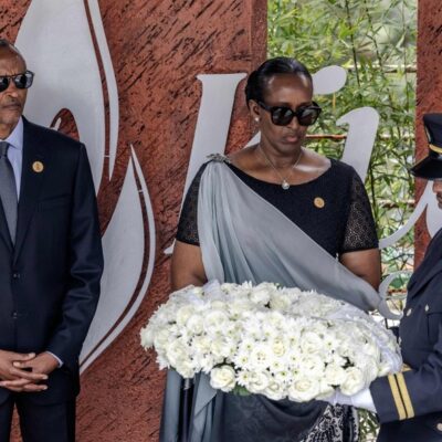 O presidente de Ruanda, Paul Kagame, e a primeira-dama, Jeannette, participam das comemorações do 30º aniversário do genocídio de 1994 em Ruanda