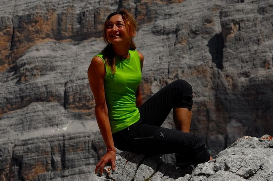Montanhista morre após cair de altura de 300 metros em escalada com amigos na Itália