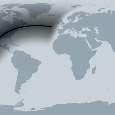 A trajetória do eclipse de 8 de abril de 2024 com a umbra (oclusão total) na faixa mais fosca