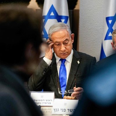 Primeiro-ministro de Israel, Benjamin Netanyahu, comanda reunião ministerial
